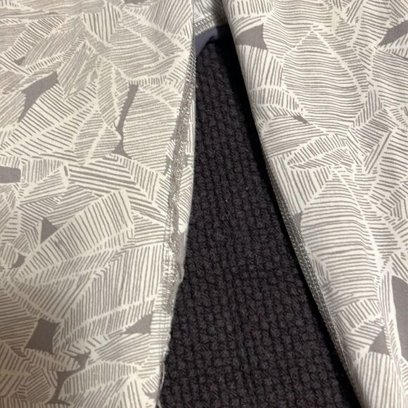 Athleta Capri Tights with Pockets! - Picture 7 of 9